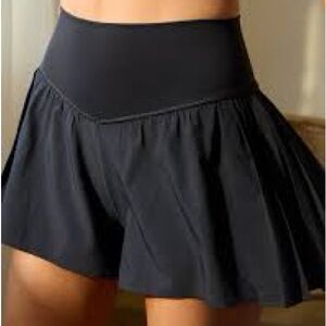 Aerie Real Me Flirty Shorts Size Large